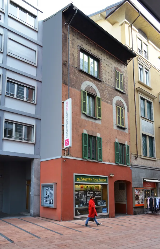 BUREAU 3 PIÈCES TRÈS CENTRAL À CHIASSO