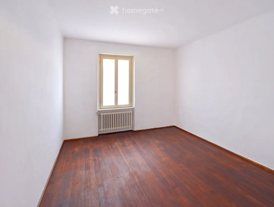 BUREAU 3 PIÈCES TRÈS CENTRAL À CHIASSO