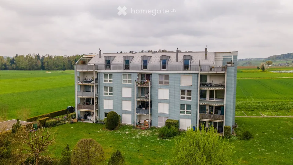 Helle 4.5-Zimmer-Wohnung mit Balkon und schöner Aussicht in Seengen