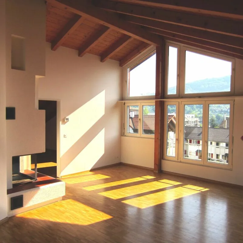 grosse 3-Zimmer-Dachwohnung mit eigenem Waschturm