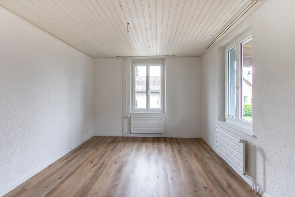 Schöne 3-Zimmer-Wohnung in Meyriez - im 1. Obergeschoss mit Laube