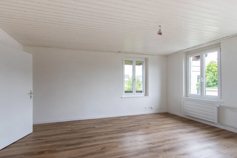 Schöne 3-Zimmer-Wohnung in Meyriez - im 1. Obergeschoss mit Laube