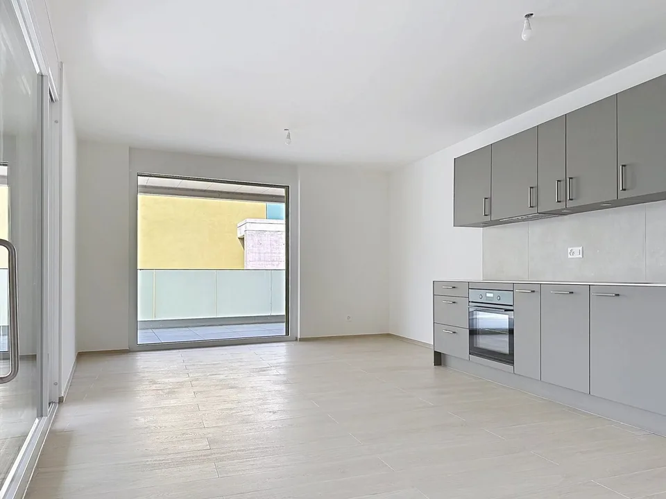 Zu vermieten in Uvrier 2.5-Zimmer-Wohnung mit Terrasse