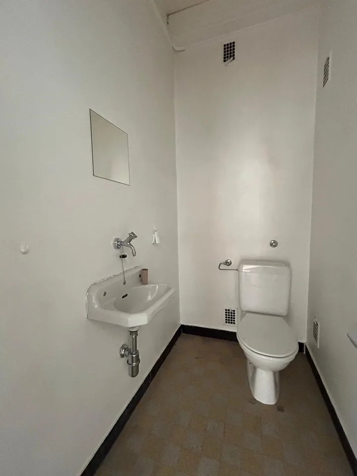 Zu vermieten: Helles und geräumiges Büro Avenue Léopold-Robert 88 – Foto 7 von 9
