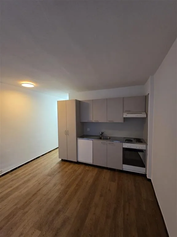 Studio, 1, 28