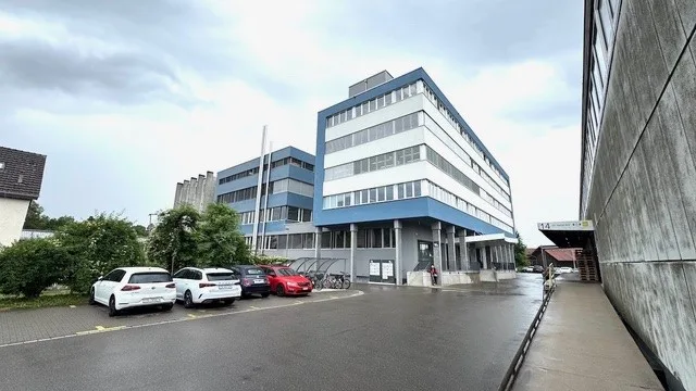 •Light-filled and fully developed office space in a central location – photo 7 of 10