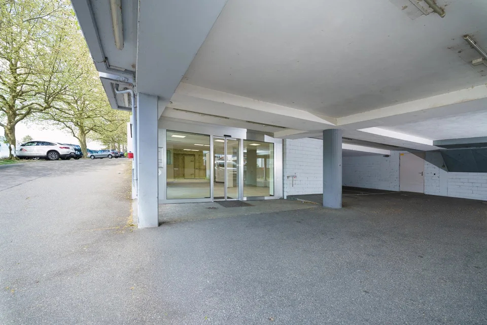 Gewerbe- / Ladenfläche an zentraler Lage in Füllinsdorf