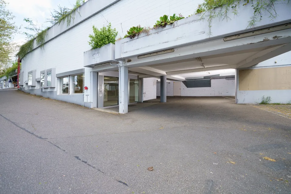 Spazio commerciale / di dettaglio in posizione centrale a Füllinsdorf