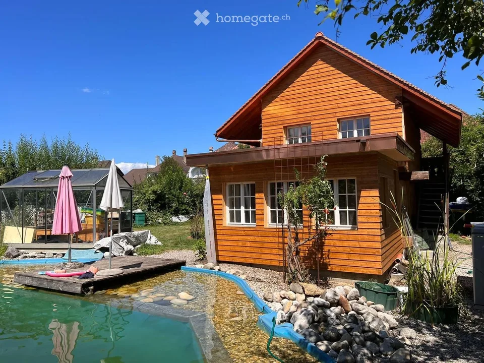 ** Camera condivisa e laghetto di bagno naturale **