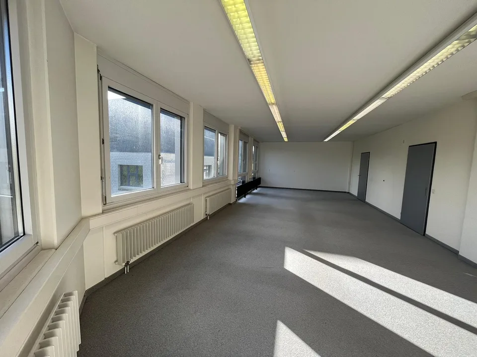 Schöne & Zentrale Bürofläche zu Vermieten – Foto 9 von 11