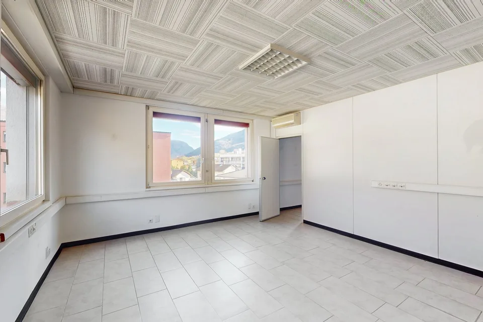 Your Commercial Space in Rivera