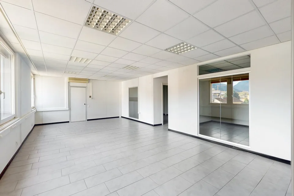 IL TUO LOCALE COMMERCIALE A RIVERA