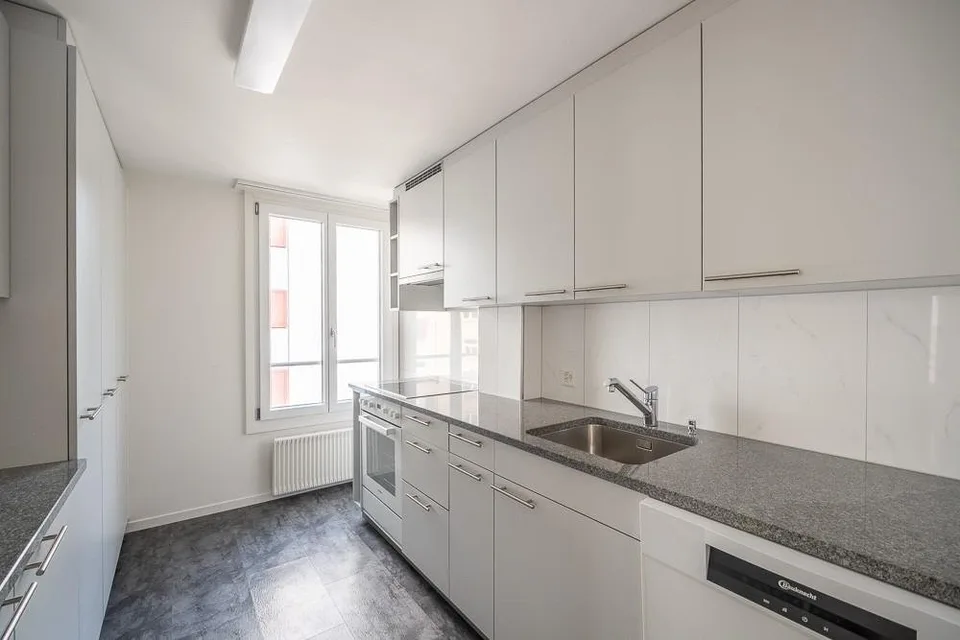 Teilsanierte 3.5-Zi. Wohnung 2. OG – Foto 6 von 8