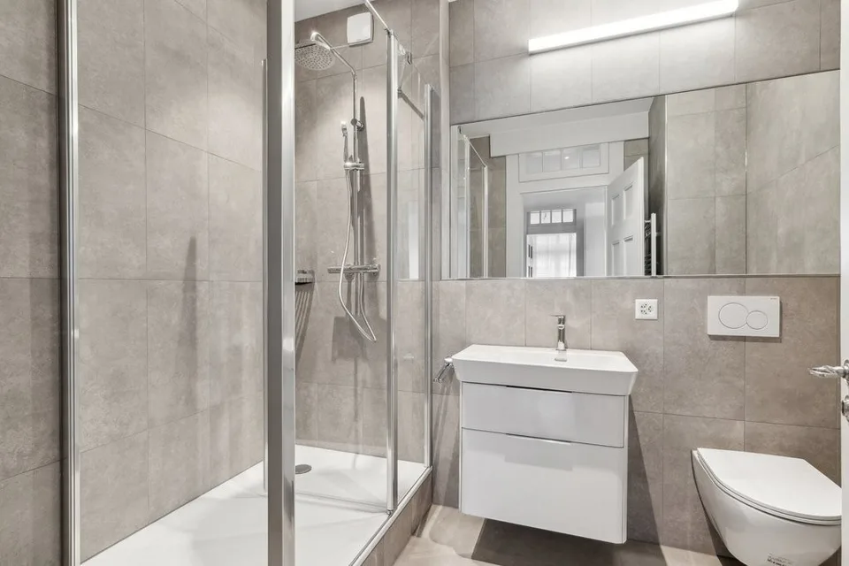 Magnificent furnished and renovated 113 m2 city center apartment – foto 8 di 12