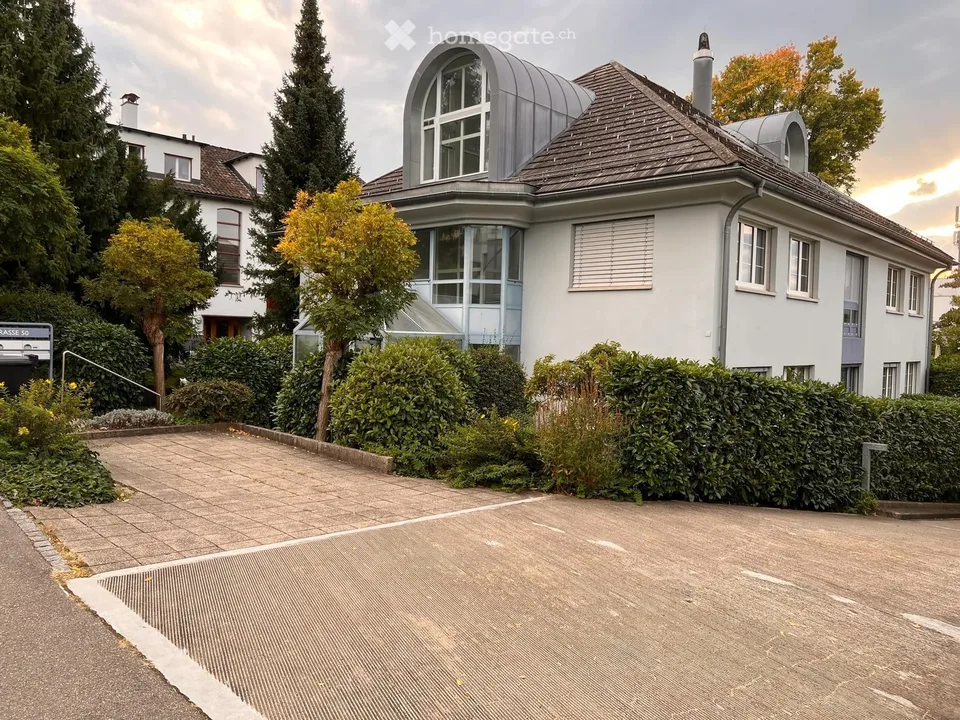 Tiefgaragenparkplatz in Zollikon zu vermieten!