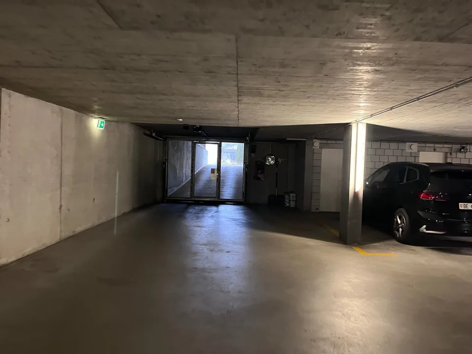 Place de parking avec wallbox à Utzenstorf à louer
