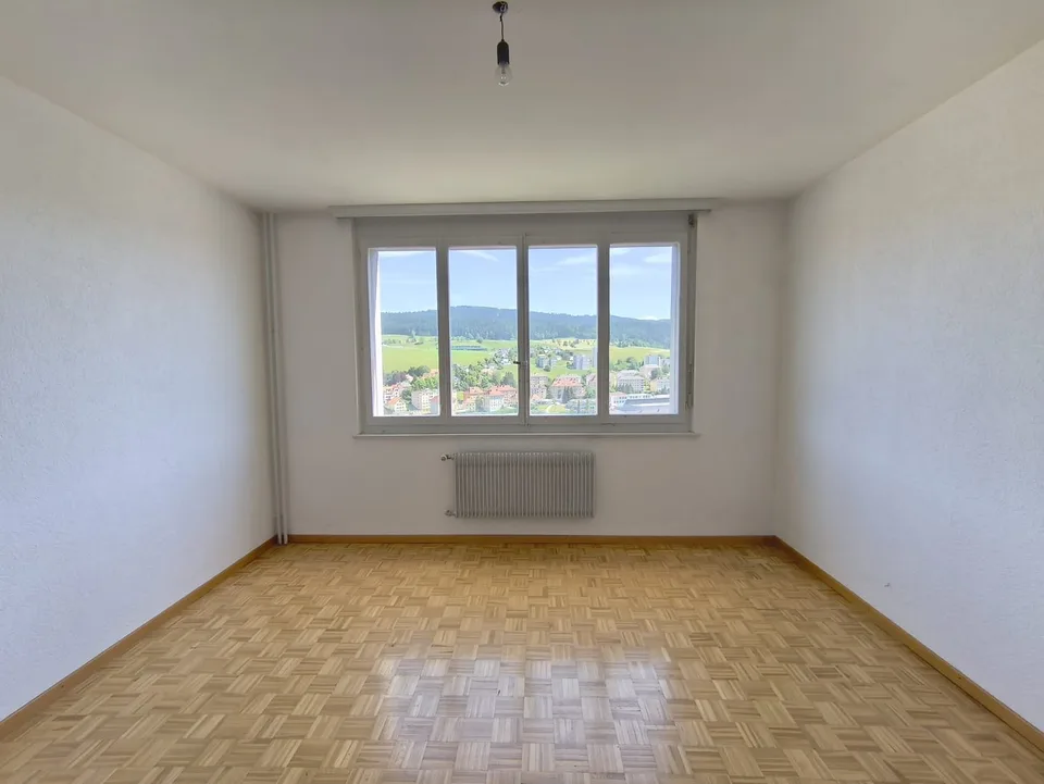 Appartement entièrement repeint lumineux de 3 pièces avec vue, au 4ème étage à Le Locle – photo 15 sur 26