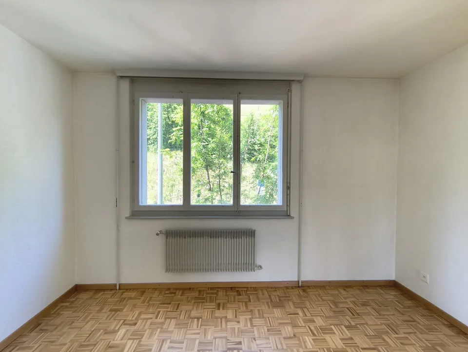 Appartement entièrement repeint lumineux de 3 pièces avec vue, au 4ème étage à Le Locle – photo 12 sur 26