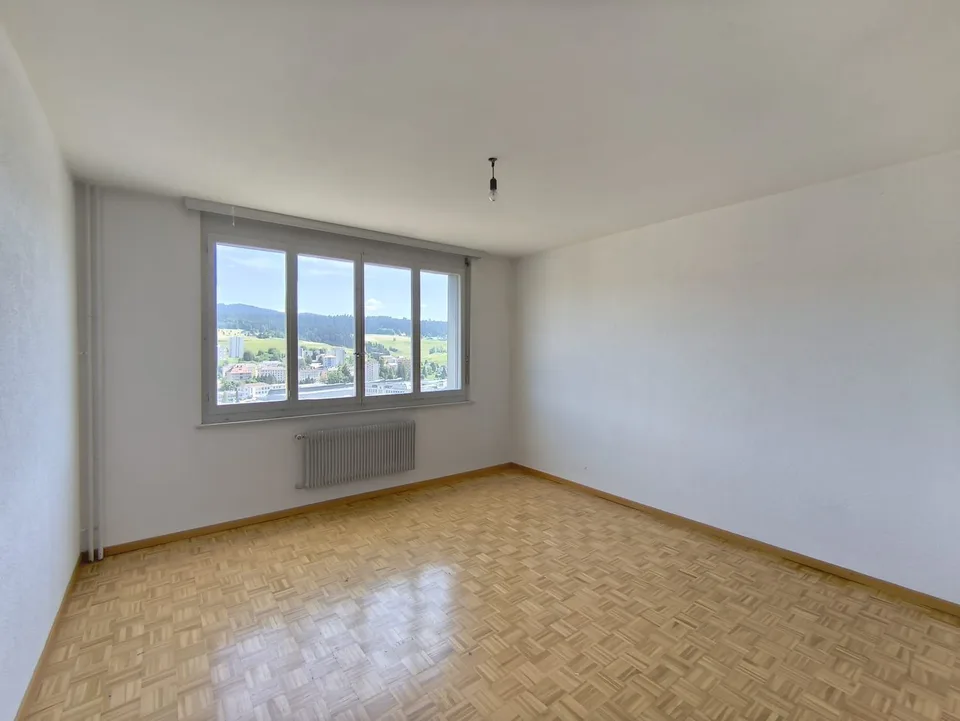 Appartement entièrement repeint lumineux de 3 pièces avec vue, au 4ème étage à Le Locle – photo 16 sur 26