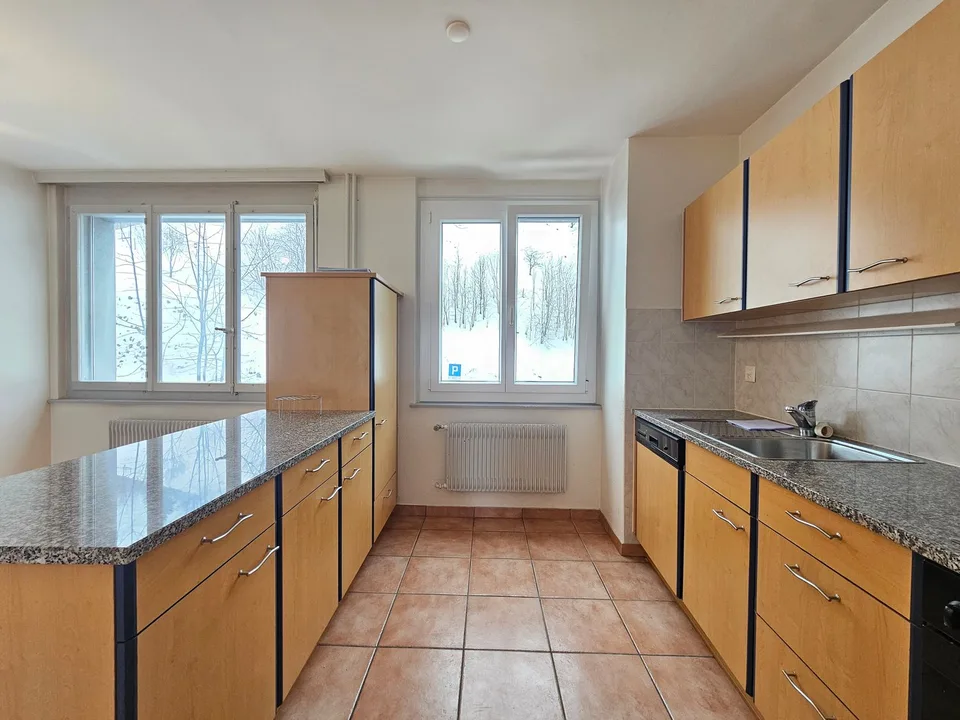 Appartamento completamente ritinteggiato, luminoso, 3 locali con vista, al 4° piano a Le Locle