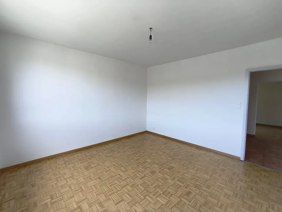 Appartement entièrement repeint lumineux de 3 pièces avec vue, au 4ème étage à Le Locle – photo 20 sur 26