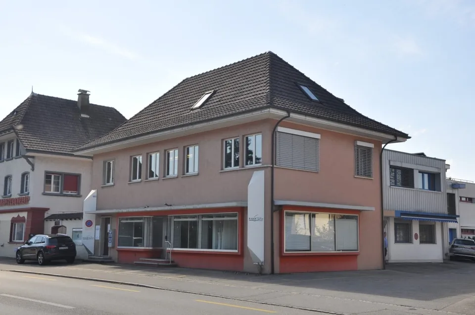 Gewerbe- Büro- Praxislokal an der Bernstrasse 183
