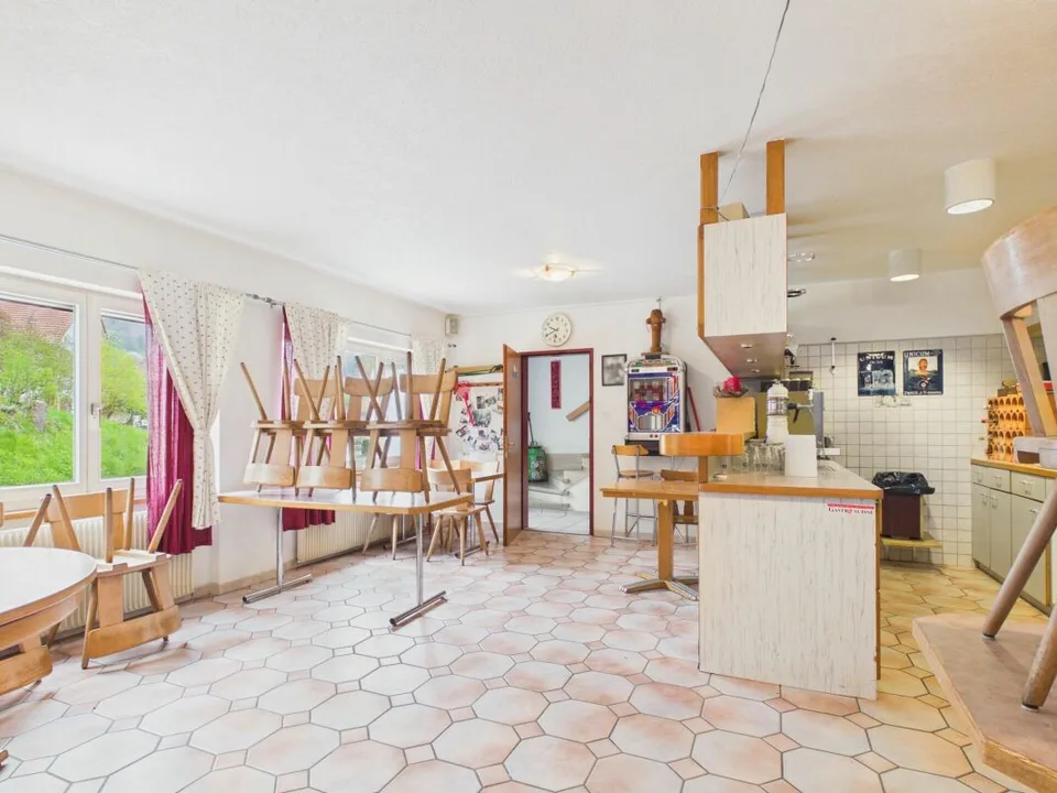 Ristorante spazioso a Ederswiler in affitto