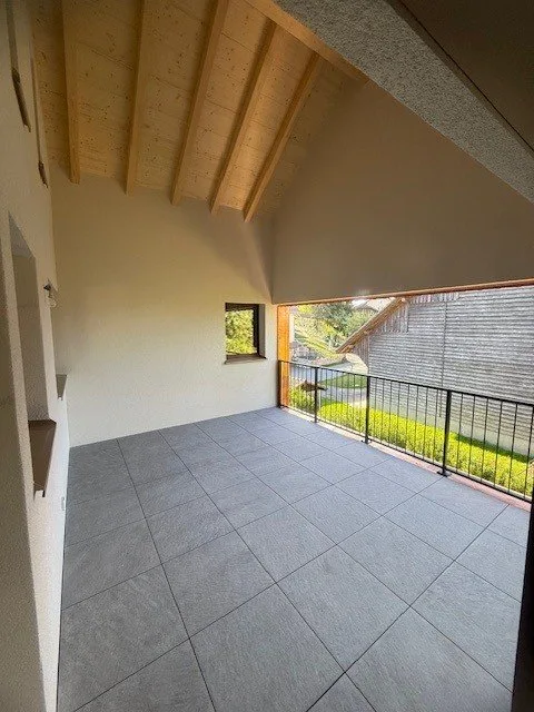 Zu vermieten, wunderschöne 5.5-Zimmer-Wohnung in einem renovierten Bauernhof
