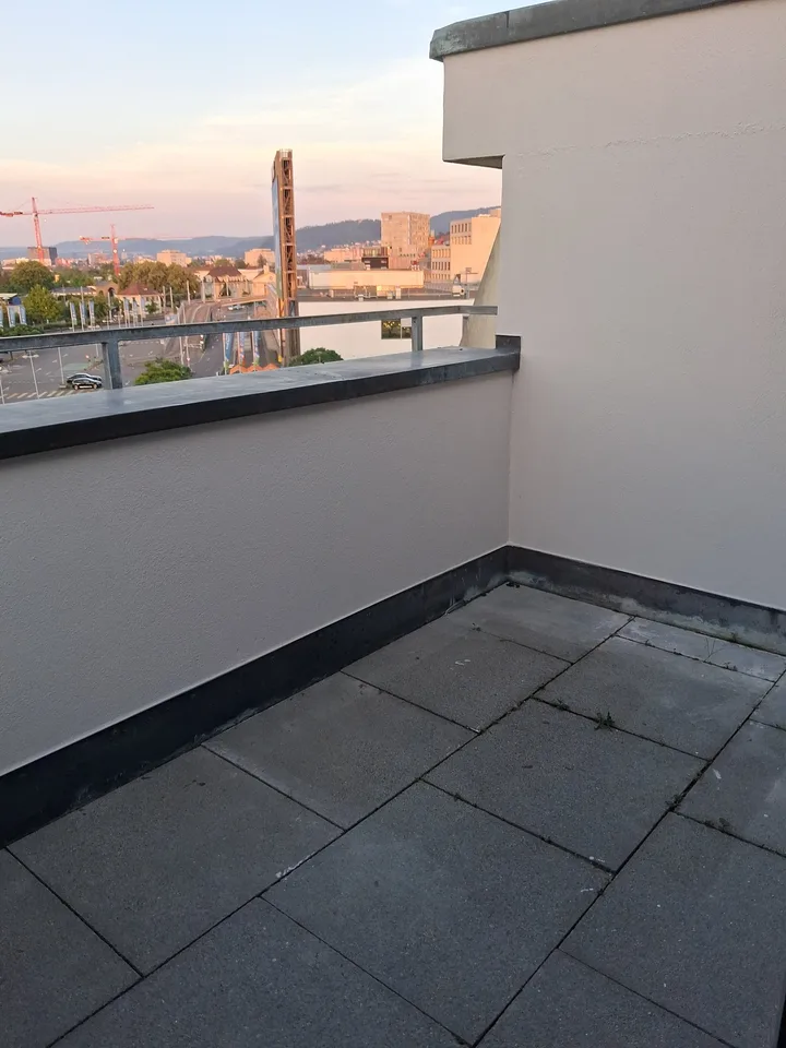 Appartamento mansardato di 2 camere ristrutturato di fronte al M-Park