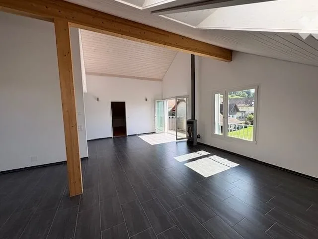 Large modern and air-conditioned 3.5 room attic apartment