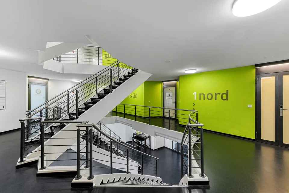 Spazio ufficio attraente in posizione centrale – foto 12 di 12