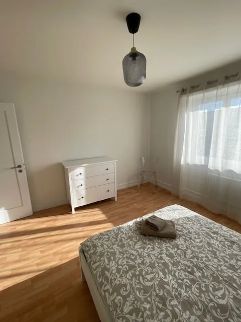 Vier-Zimmer-Wohnung möbliert und renoviert in La Chaux-de-Fonds