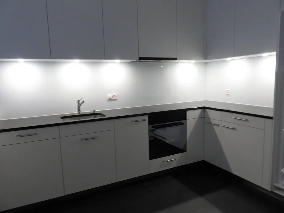 Moderne und stilvolle Wohnung mit Gartensitzplatz