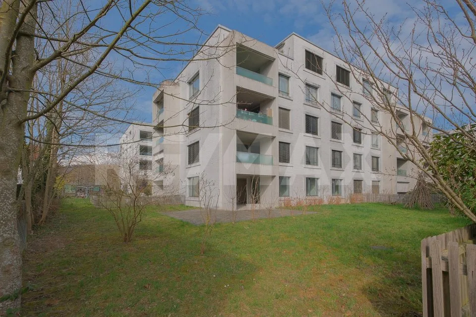 Hell, zentral und rollstuhlgängig - 3.5 Zimmer-Gartenwohnung
