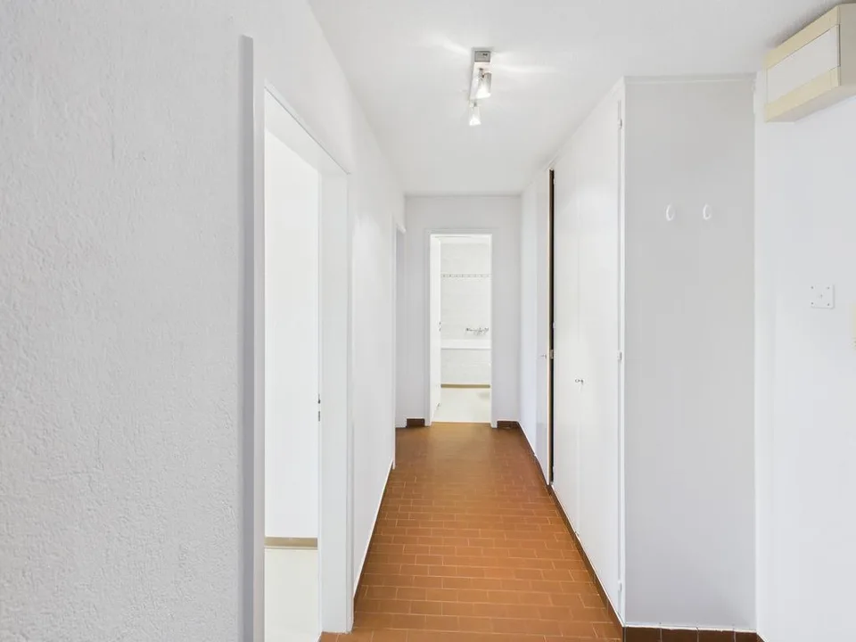 Incantevole appartamento 2 locali con balcone a Zürich-Witikon – foto 7 di 17