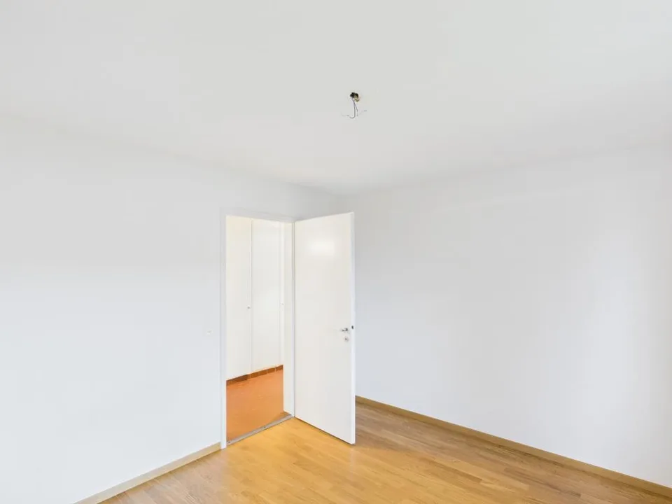 Incantevole appartamento 2 locali con balcone a Zürich-Witikon – foto 13 di 17
