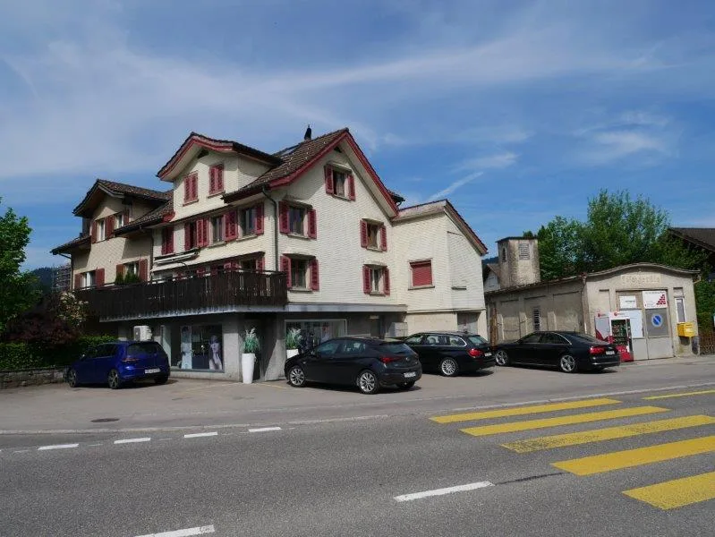 Charmante 4.5-Zimmer-Maisonette-Wohnung mit Balkon und Kamin in Ulisbach
