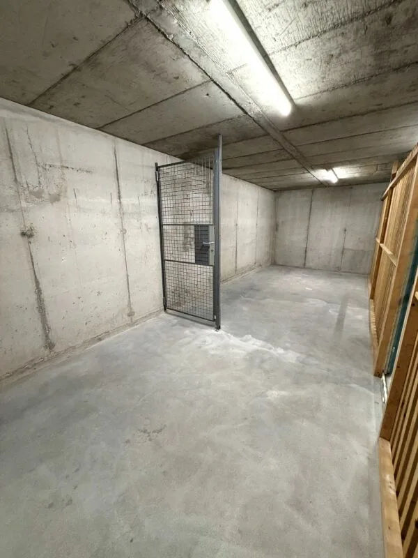 Espace d'archive/stockage spacieux directement à côté de Metalli