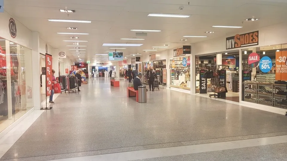 Set up in a quality urban shopping center