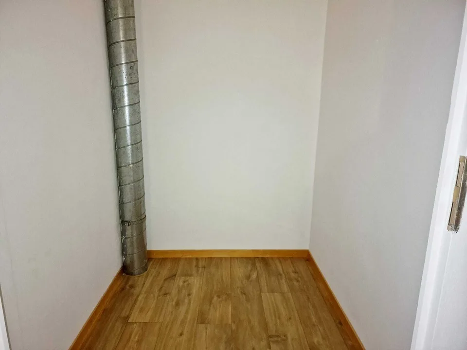 Industrie 34 3 Zimmer unter dem Dach EINE NETTE KAUTION ANGEBOTEN – Foto 8 von 10
