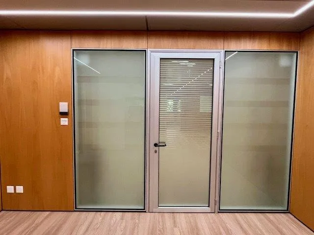 Moderne Büros mit 8 Räumen und Panoramablick in Lugano