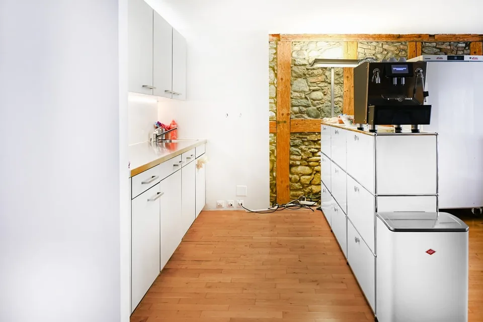 DUPLEX-OFFICE MIT ROOFTOP BEIM CENTRAL