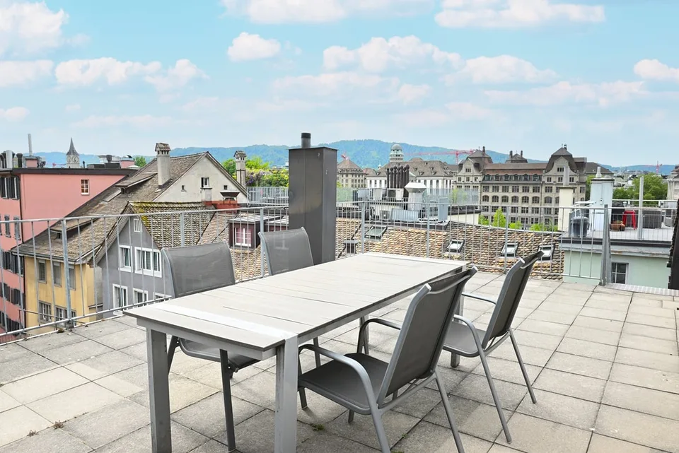 DUPLEX-OFFICE MIT ROOFTOP BEIM CENTRAL