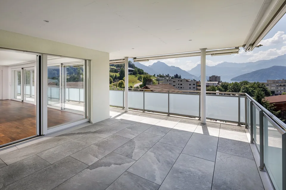 THE VIEW 15