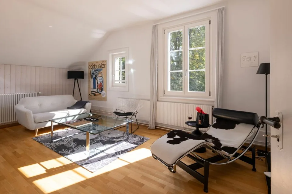 Möbliertes 2.5 Zimmer Business Apartment mit dem Thema Le Corbusier