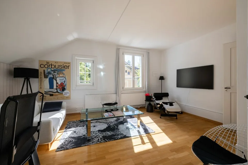 Möbliertes 2.5 Zimmer Business Apartment mit dem Thema Le Corbusier