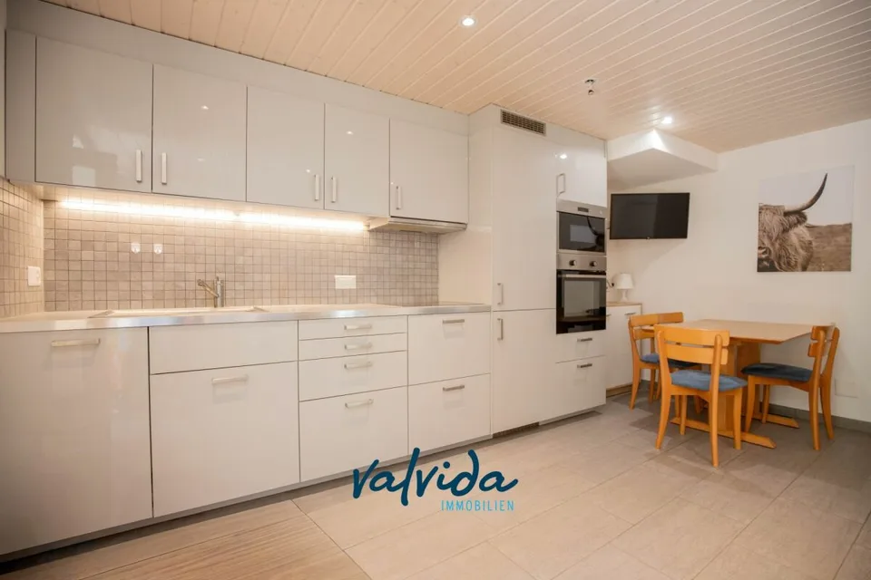Moderne 3.5-Zimmerwohnung in Varen zu vermieten