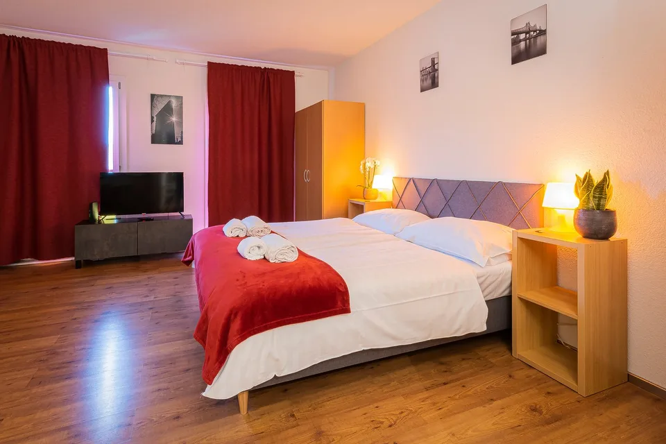 Studio Deluxe Meublé et Équipé – Avec Service hôtelier