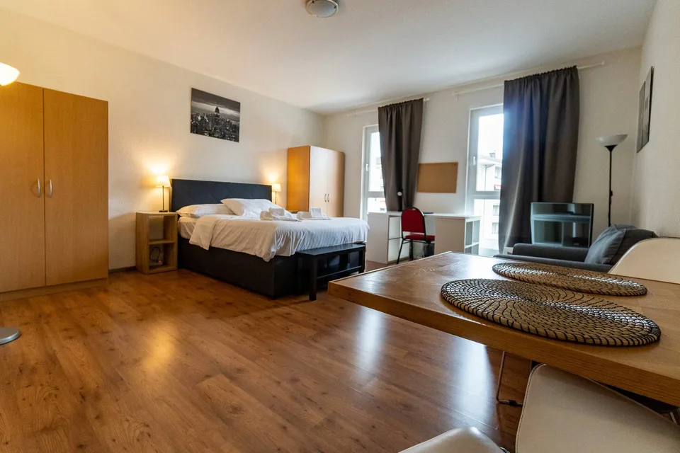 Studio Deluxe Meublé et Équipé – Avec Service hôtelier – photo 9 sur 13