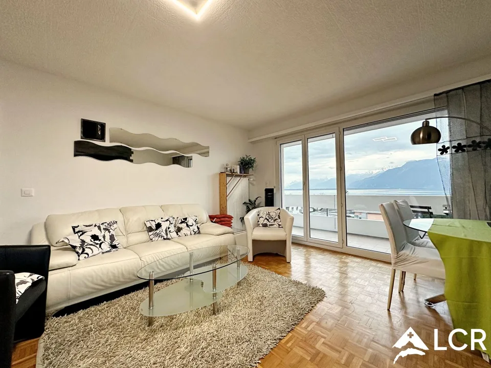 Meravigliosa casa arredata a breve termine 3,5 locali // 2 camere // Balcone con vista lago